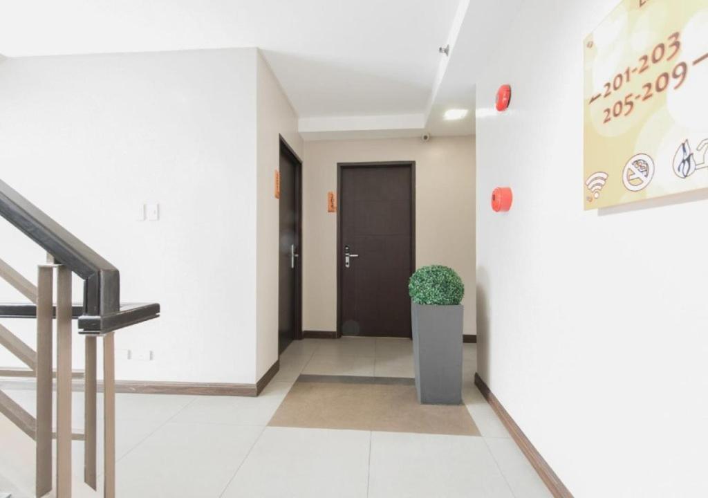 Makati Boutique Hotel Near Naia Airport Terminal 3 Edsa Pasay Cbd Makati City Exterior photo