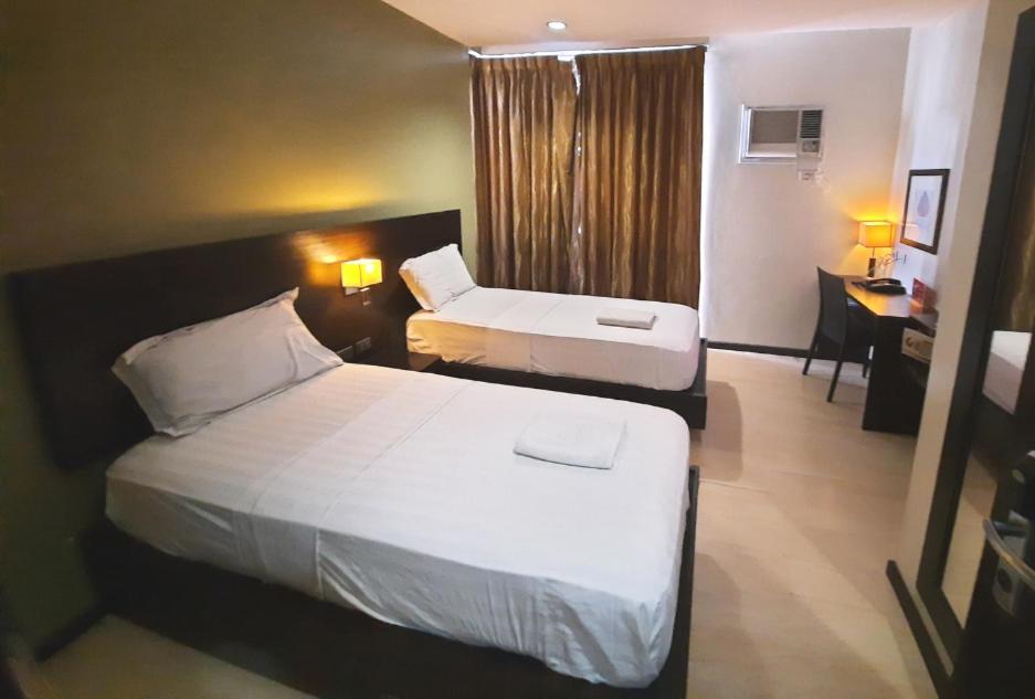 Makati Boutique Hotel Near Naia Airport Terminal 3 Edsa Pasay Cbd Makati City Exterior photo