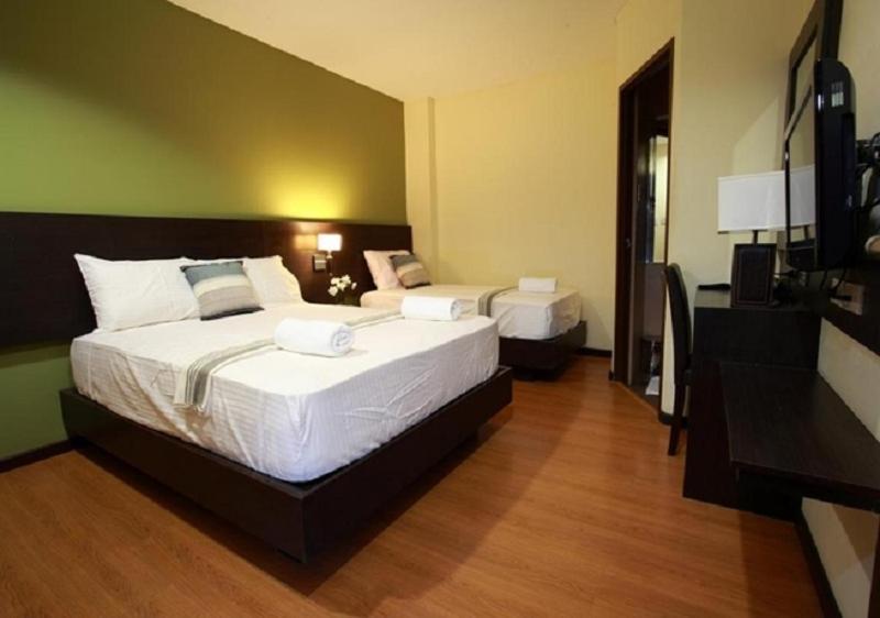 Makati Boutique Hotel Near Naia Airport Terminal 3 Edsa Pasay Cbd Makati City Exterior photo