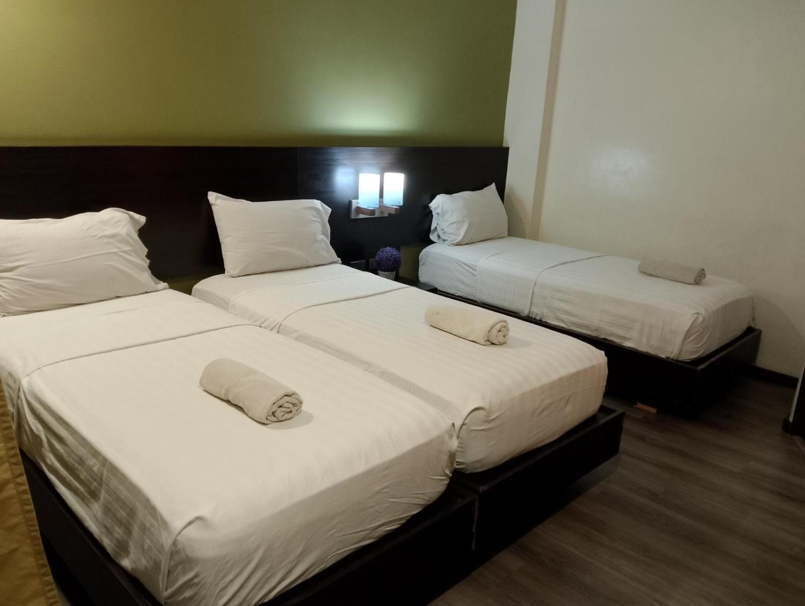 Makati Boutique Hotel Near Naia Airport Terminal 3 Edsa Pasay Cbd Makati City Exterior photo